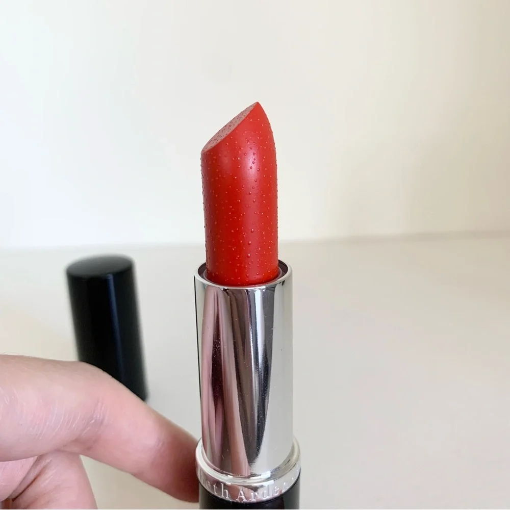 NWOT Elizabeth Arden red moisturizing lipstick
